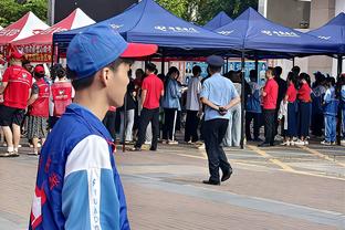 霍勒迪：当我们获得空间时是一支很强悍的球队 球队火力十足